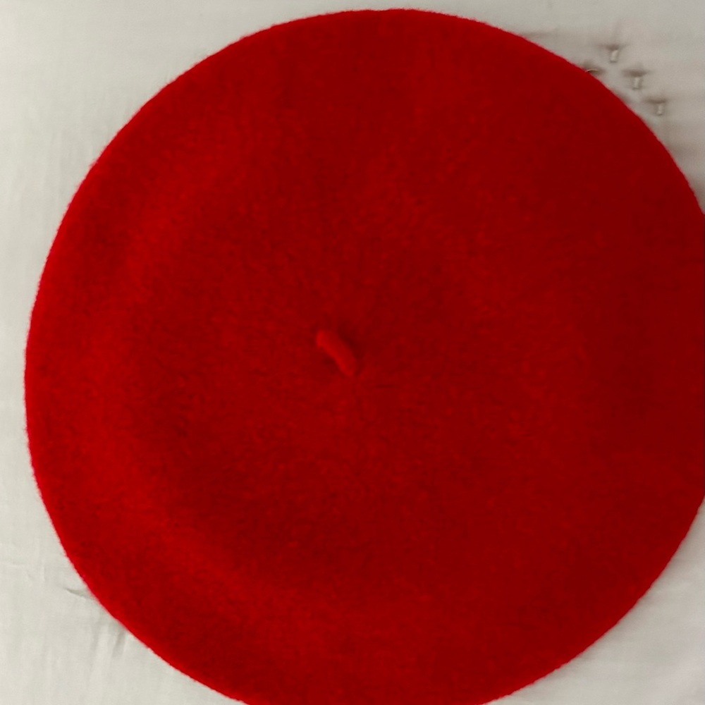 RED BERET NWT